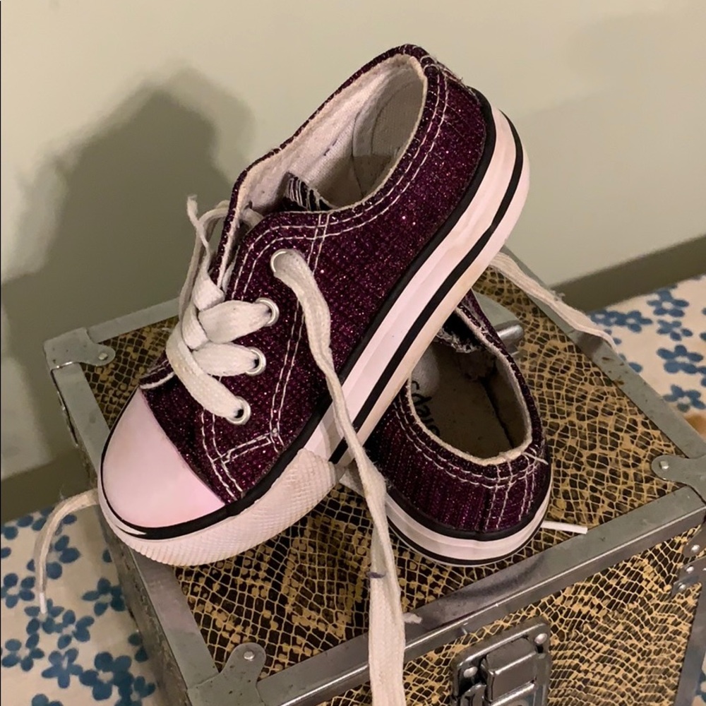 Sneakers - Picture 3 of 7